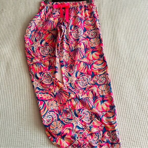 Lilly Pulitzer Shell of a Time PJ Lounge Pants. - Picture 5 of 9